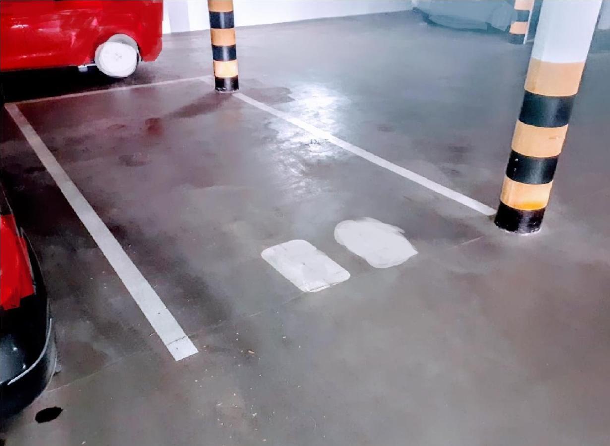 Room & Parking Assistance Prag Eksteriør billede