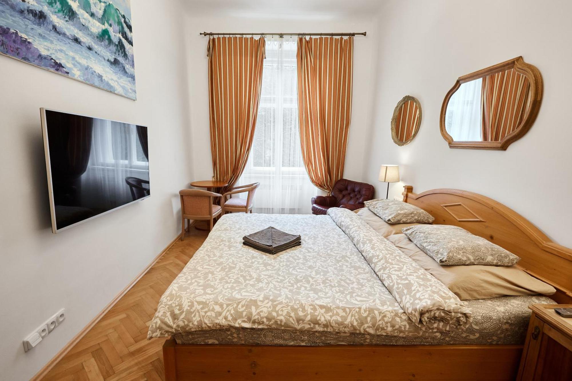 Room & Parking Assistance Prag Eksteriør billede