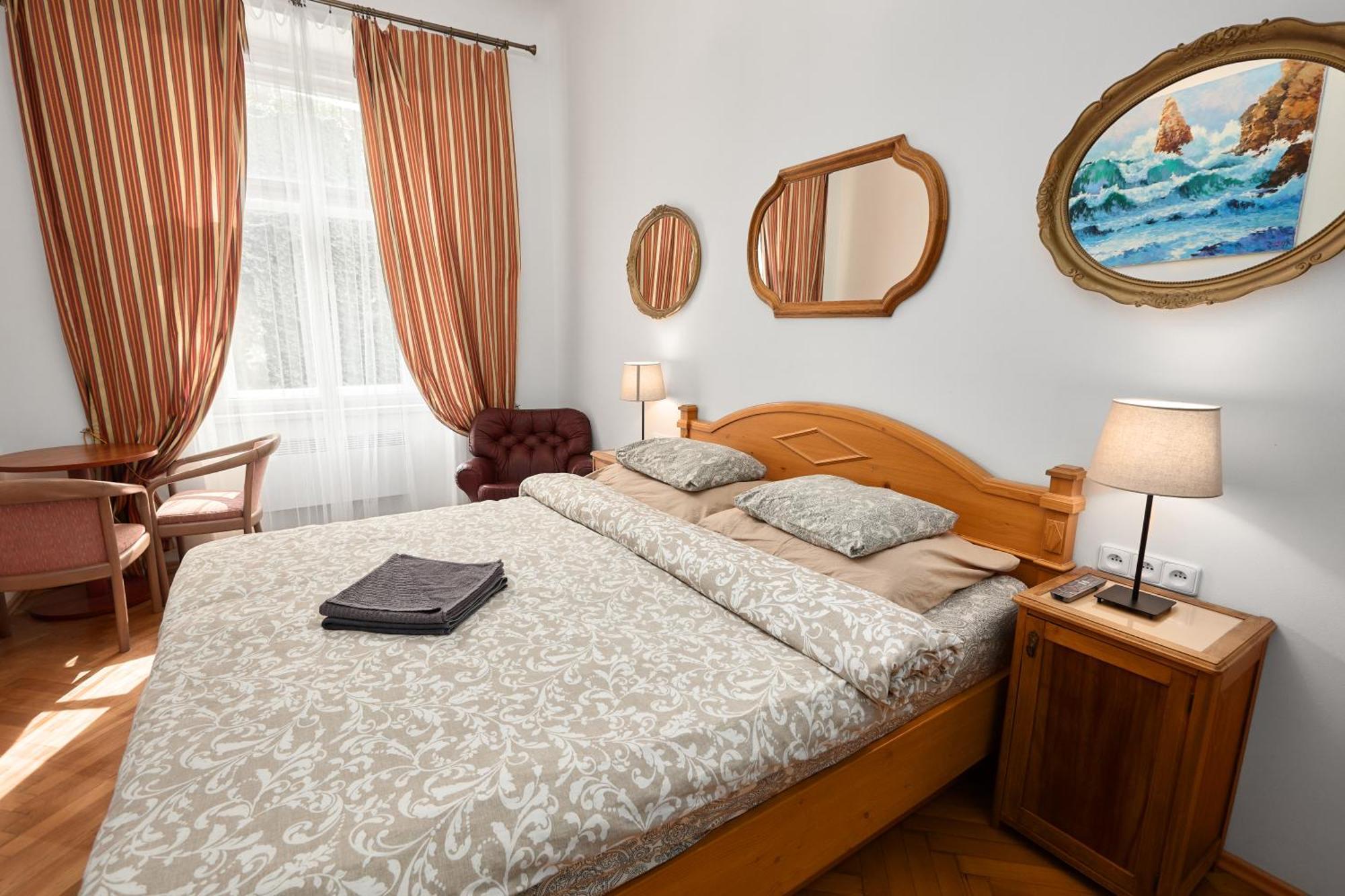 Room & Parking Assistance Prag Eksteriør billede