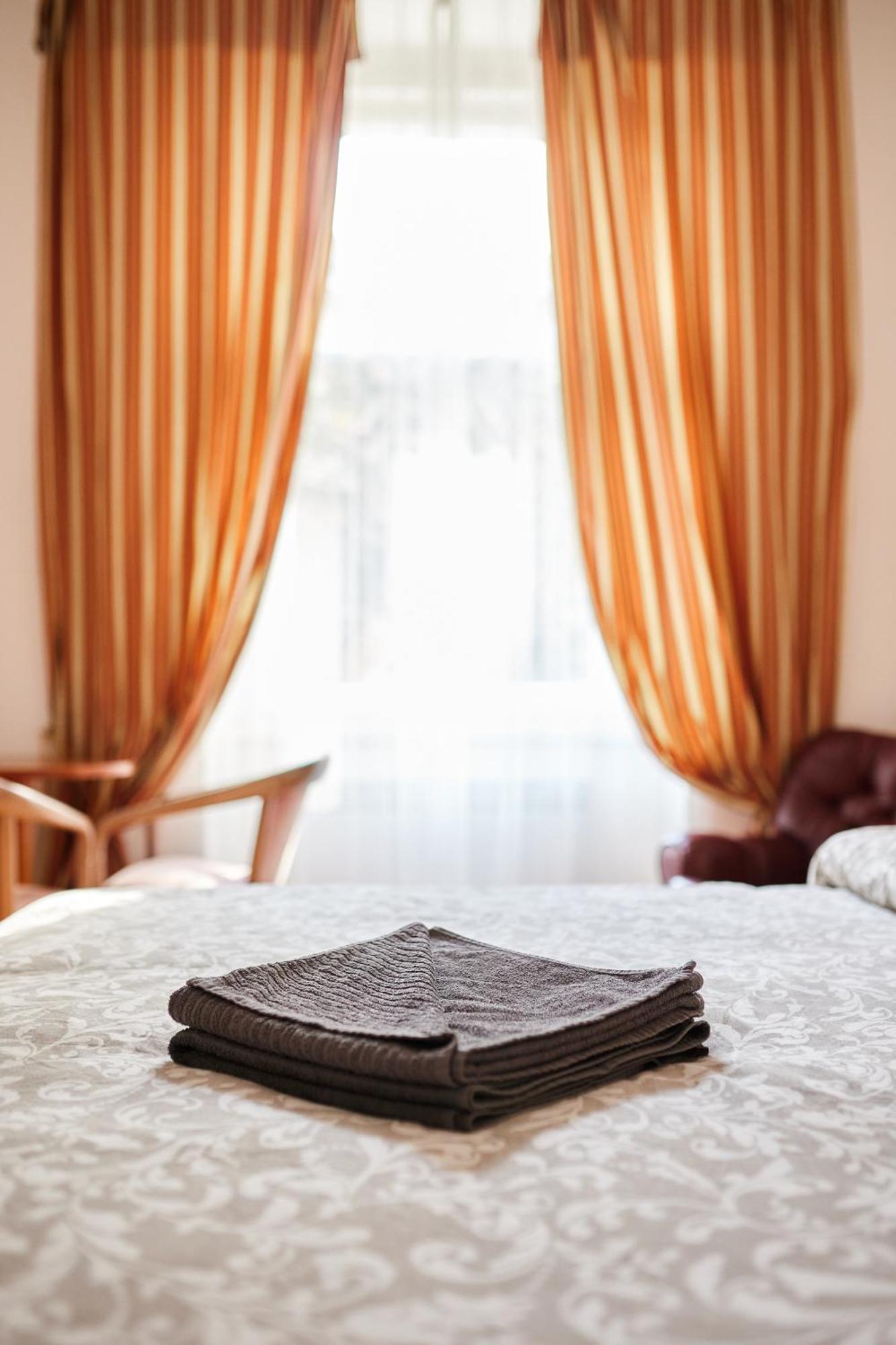 Room & Parking Assistance Prag Eksteriør billede