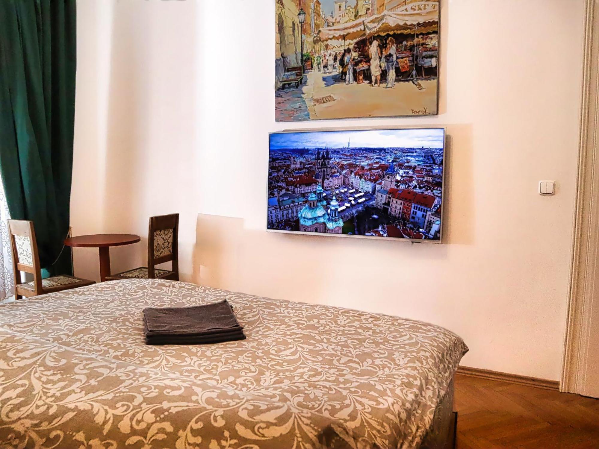 Room & Parking Assistance Prag Eksteriør billede